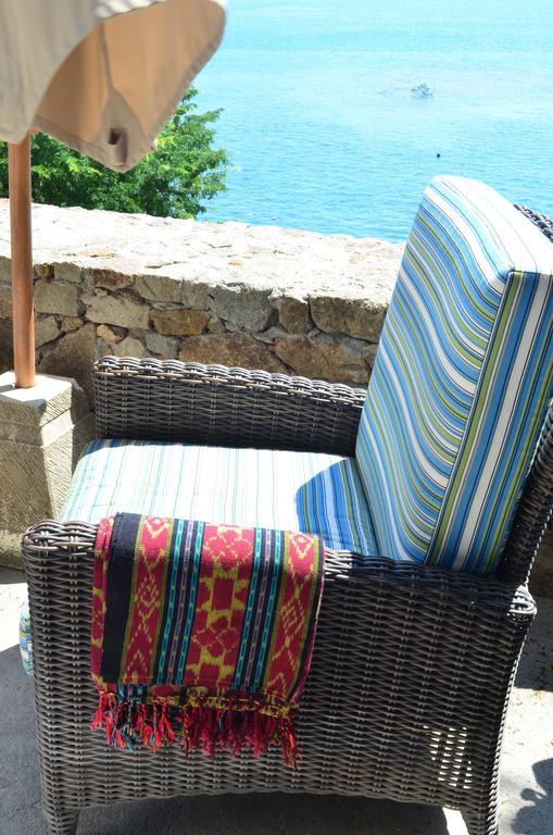 Blue Parrot Hotell Labuan Bajo Rum bild