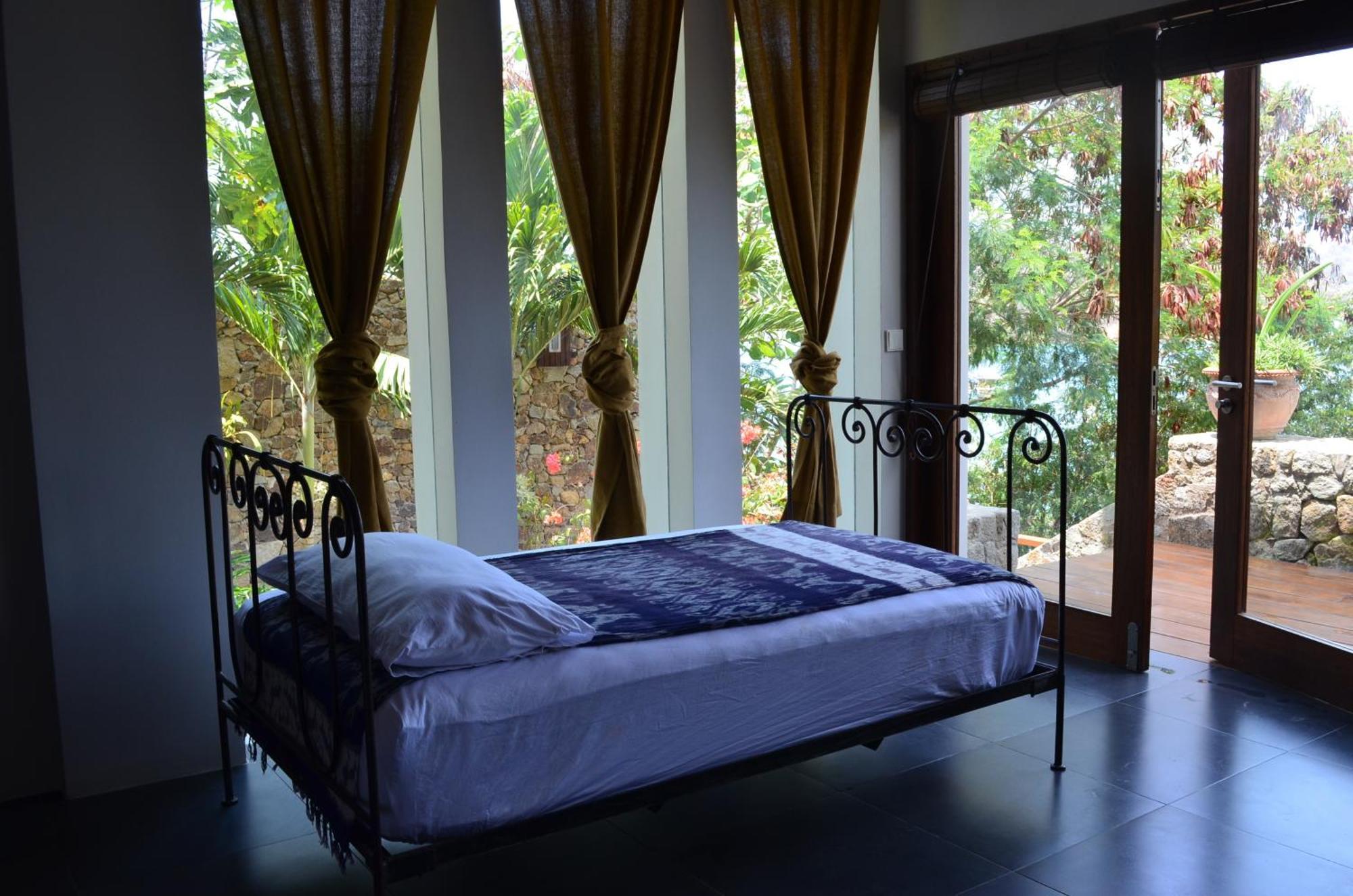 Blue Parrot Hotell Labuan Bajo Rum bild