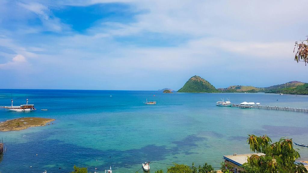 Blue Parrot Hotell Labuan Bajo Exteriör bild